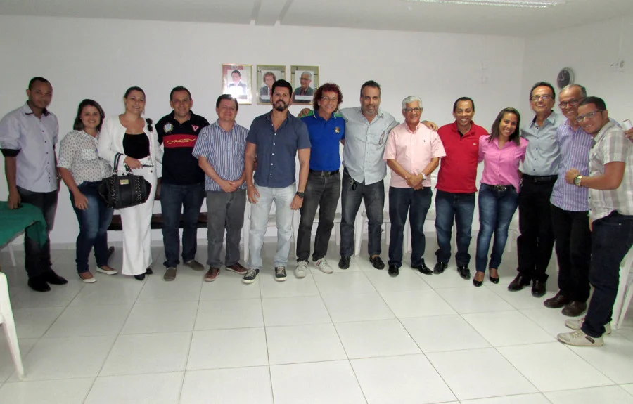 ACE, CDL e SINCOMVAL debatem funcionamento de bancos em Valença