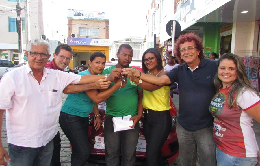 ACE e CDL entregam premiação da Campanha Natal Premiado